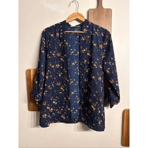 Jessy A floral open front light weight blazer Medium - Picture 1 of 5